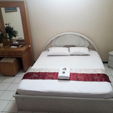 Vidi 1 Hotel Jogjakarta Kejayan Exterior photo